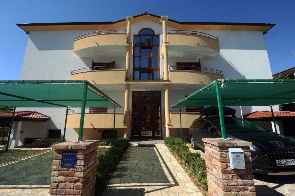Apartments Ana Wellness S 로비니 외부 사진
